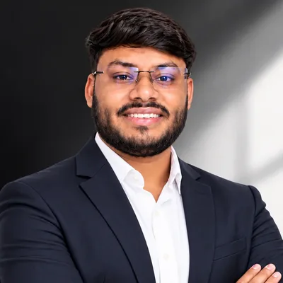 Vikas Saroj, Co-Founder, COO & Growth, Raqmiat Tech